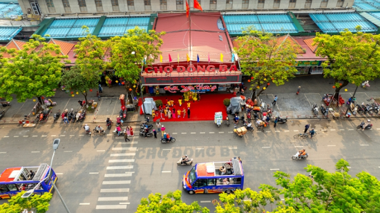 Exploring the Charm of Hue aboard Open-Top Single-Decker Buses
